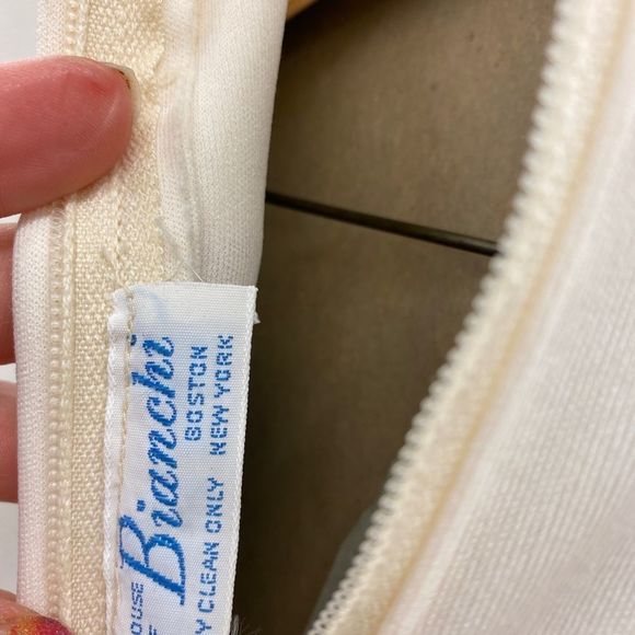 Vintage ivory wedding gown by bianchi Small - Picture 6 of 9